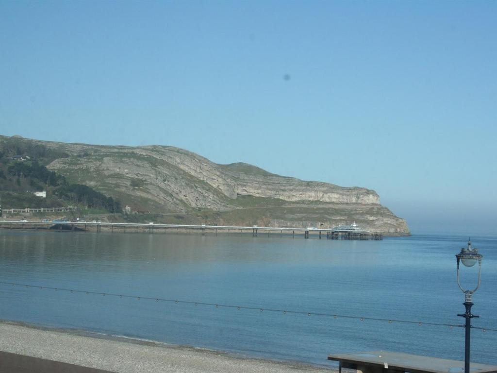 The Grafton Guest House Llandudno Ruang foto